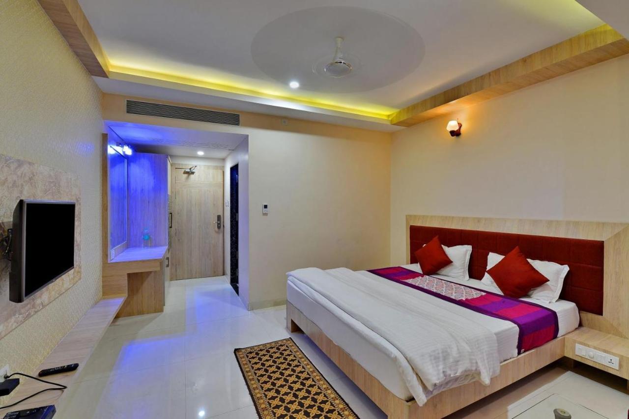 Hotel Signetic Blue Bhopal Dış mekan fotoğraf