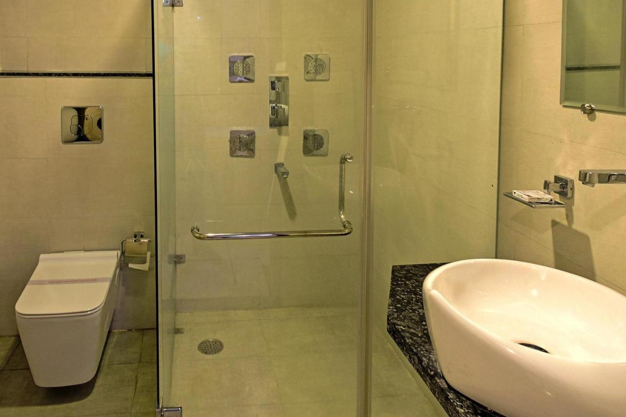 Hotel Signetic Blue Bhopal Dış mekan fotoğraf