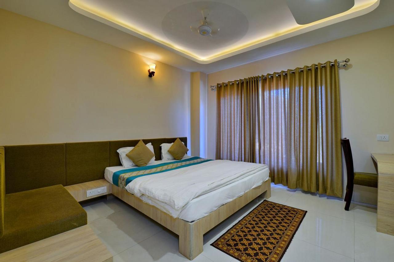 Hotel Signetic Blue Bhopal Dış mekan fotoğraf