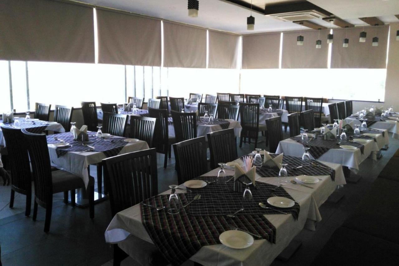 Hotel Signetic Blue Bhopal Dış mekan fotoğraf