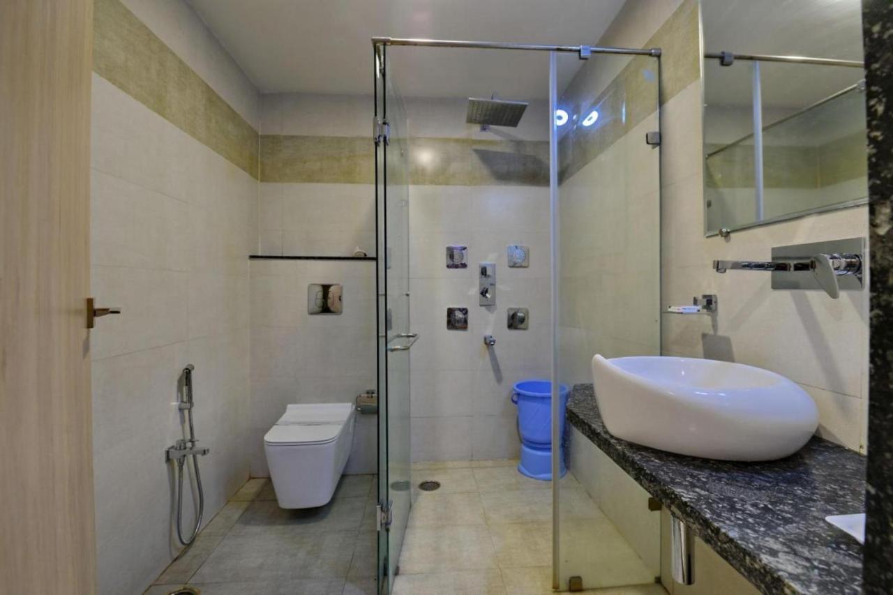 Hotel Signetic Blue Bhopal Dış mekan fotoğraf