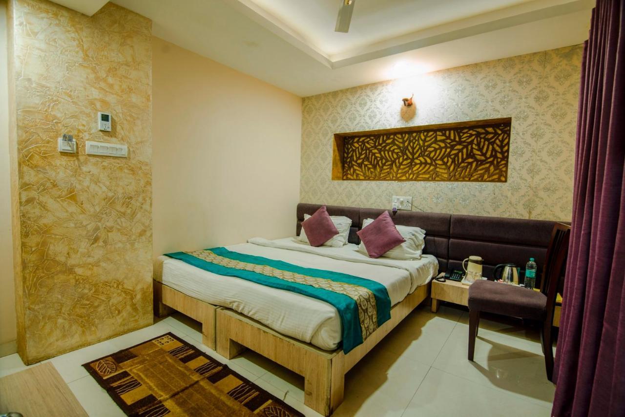 Hotel Signetic Blue Bhopal Dış mekan fotoğraf