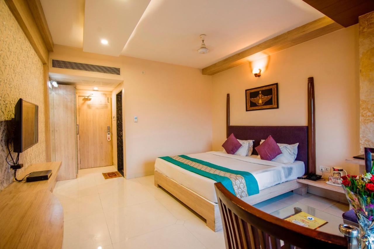 Hotel Signetic Blue Bhopal Dış mekan fotoğraf