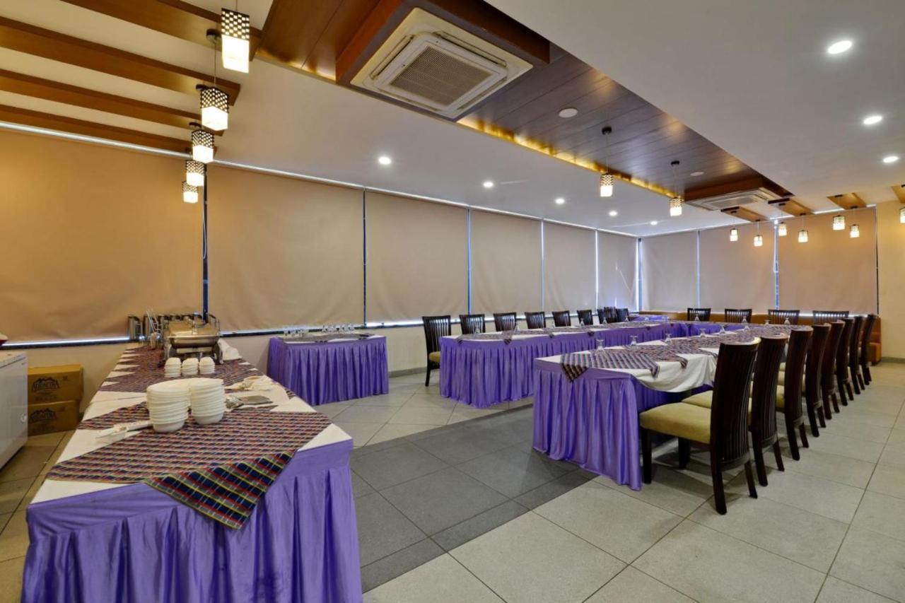 Hotel Signetic Blue Bhopal Dış mekan fotoğraf