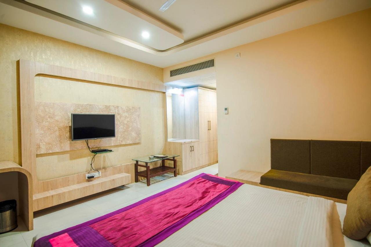 Hotel Signetic Blue Bhopal Dış mekan fotoğraf